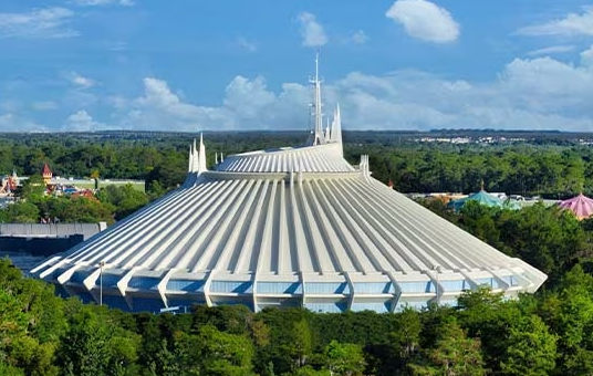 space mountain in magic kingdom disney world