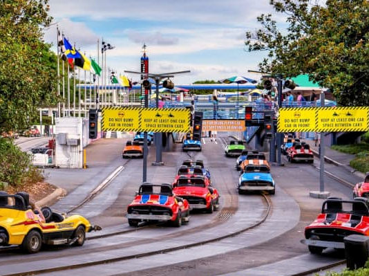 tomorrowland speedway disney magic kingdom cars