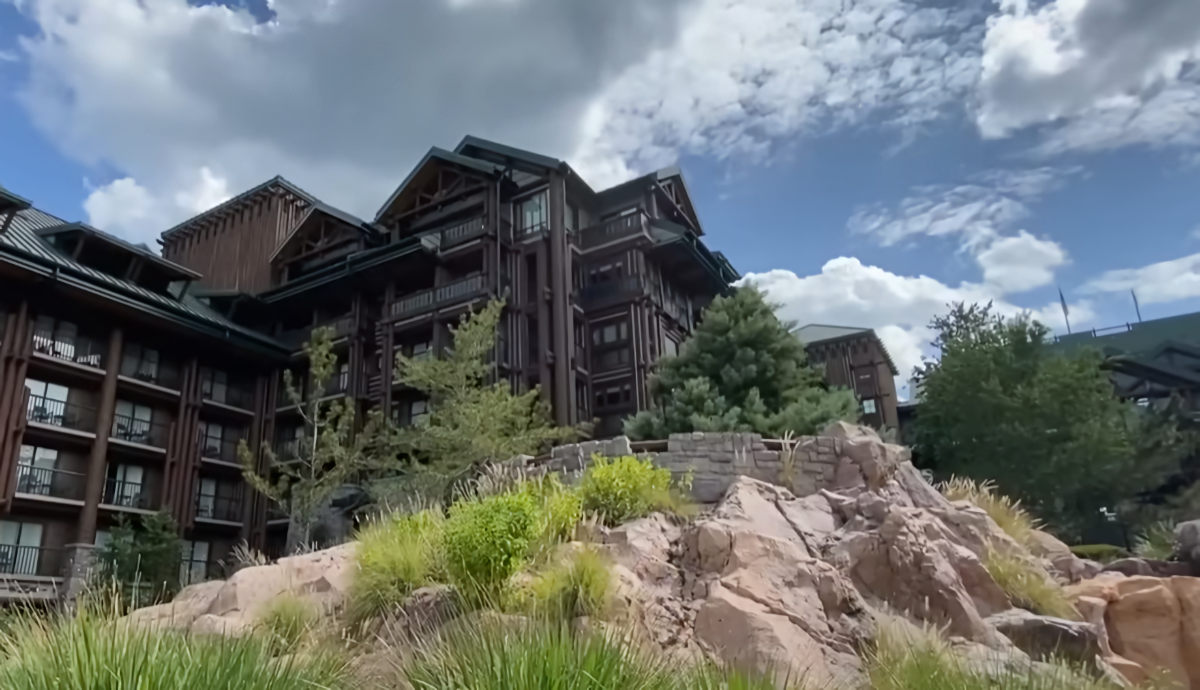 Disney Influencers Review of the Wilderness Lodge